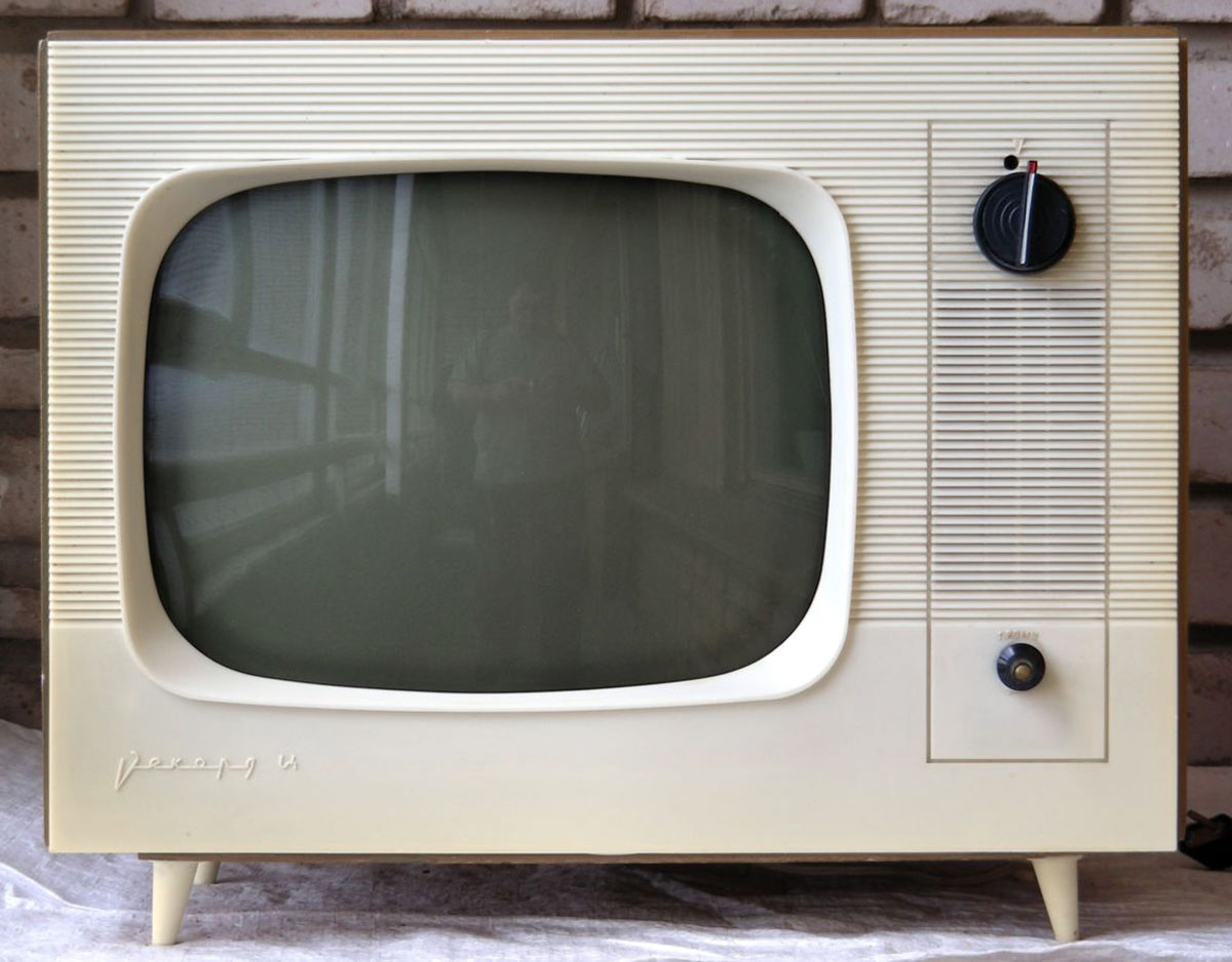 Телевизор рекорд черный. Телевизор рекорд 64. Рекорд 64-2 телевизор. Советский телевизор рекорд 64. Телевизор рекорд ц 275.