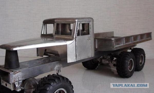 Токарь-моделист