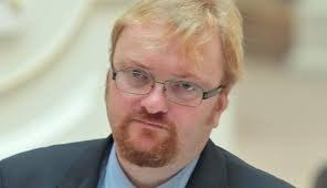 Энтео задержали за хулиганство на могиле Сталина. Мужчина бросил на могилу цветы и выкрикивал лозунги.