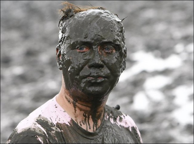 Жителей Волгограда спрятали от президента в автобус