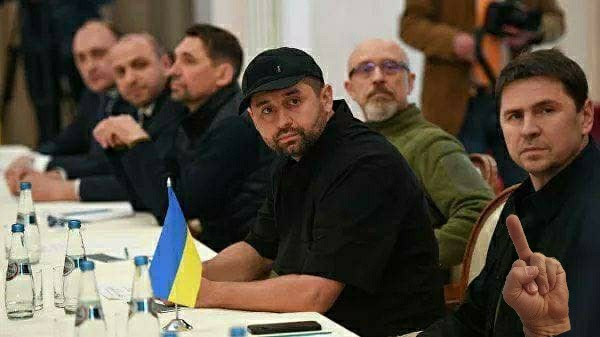 ⚡️ Два часа продолжаются переговоры России и Украины