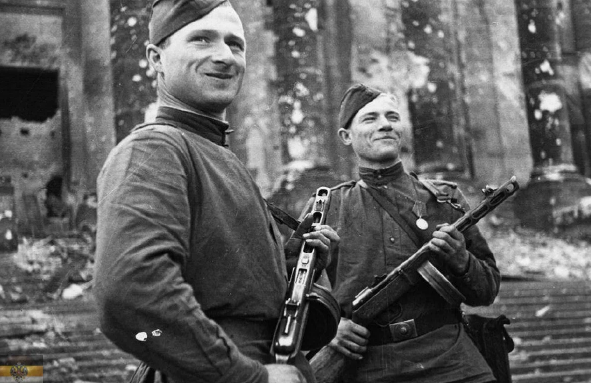 Рыдал после распада СССР и умер в купе поезда