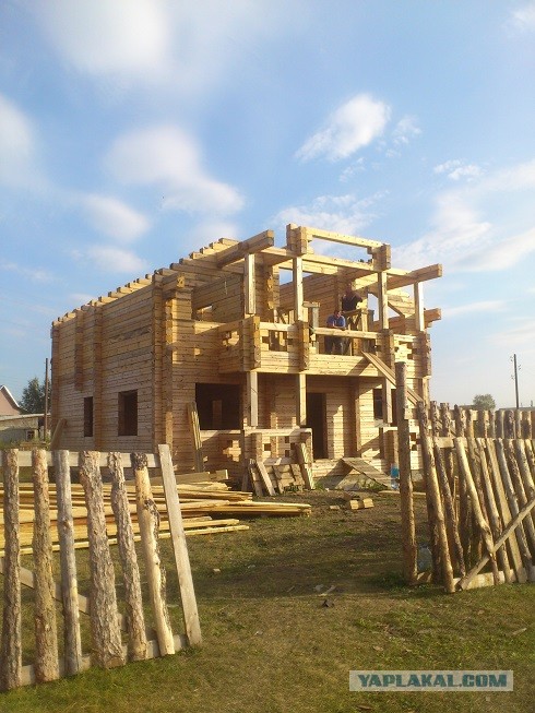 Дом за 10 дней... Строили втроём...