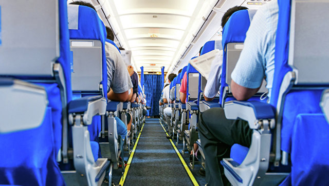Провоз телефона и верхней одежды в самолете может стать платным