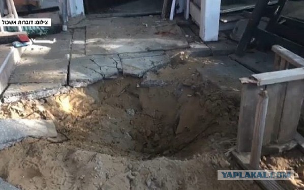 Выпускной вечер детсада в Газе: малыши штурмуют дома и берут заложников.