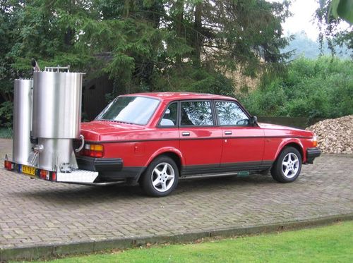 Что будет, если Volvo из 80-х столкнется с современной Kia