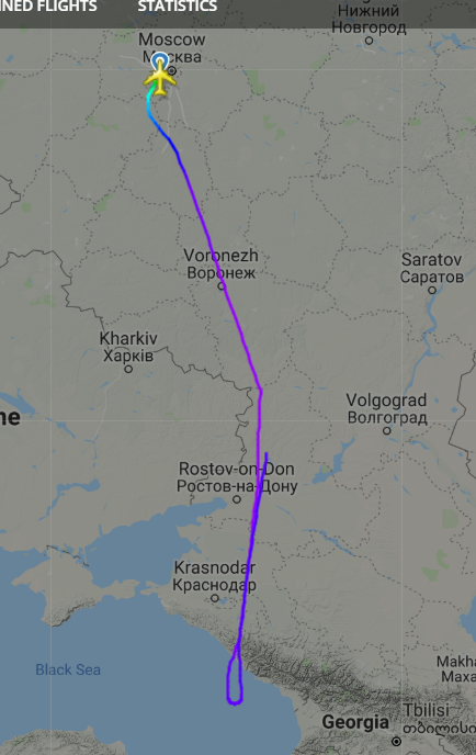 Рейс АК Россия 5861 развернулся над Черным морем.