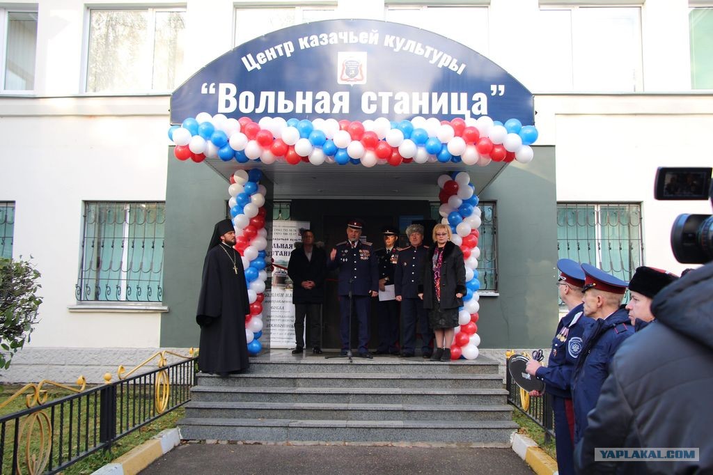 памятник казаку с нагайкой. открыли станицу. осетинские памятники. центр казачьей культуры вольная станица. ст егорлыкская ростовской области.