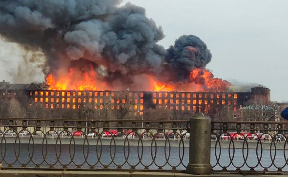 "Это поджог чистой воды». Территорию сгоревшей «Невской мануфактуры» отдали под застройку месяц назад