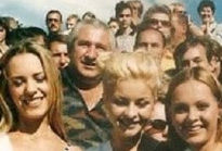 Девушки передают привет из 90-х