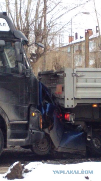 Тиски из тягачей (18+)