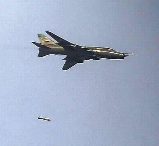 Сирия. Су-22 уходит от ракеты ПЗРК, р-н Идлиба