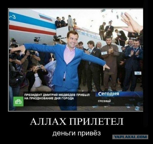 В Екатеринбурге сняли на видео кортеж генпрокурора России Юрия Чайки, состоящий из 23 машин