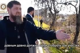 У меня тут барахло разное, сколько оно стоит? - Да мелочи, всего несколько десятков миллионов евро...