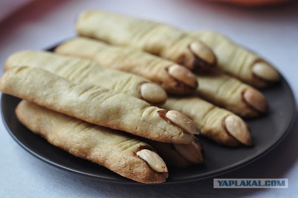 Палец свой нечищенный убери