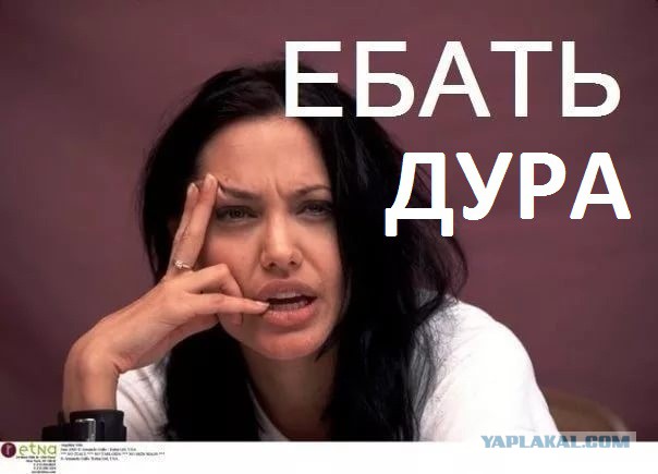 Девушка из Саратова устроила пляжную фотосессию в городской луже