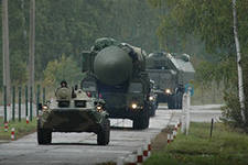 Такого ДТП еще не было: сегодня утром зенитная ракетная система С-400 устроила "паровозик" на Можайском шоссе в Голицыно