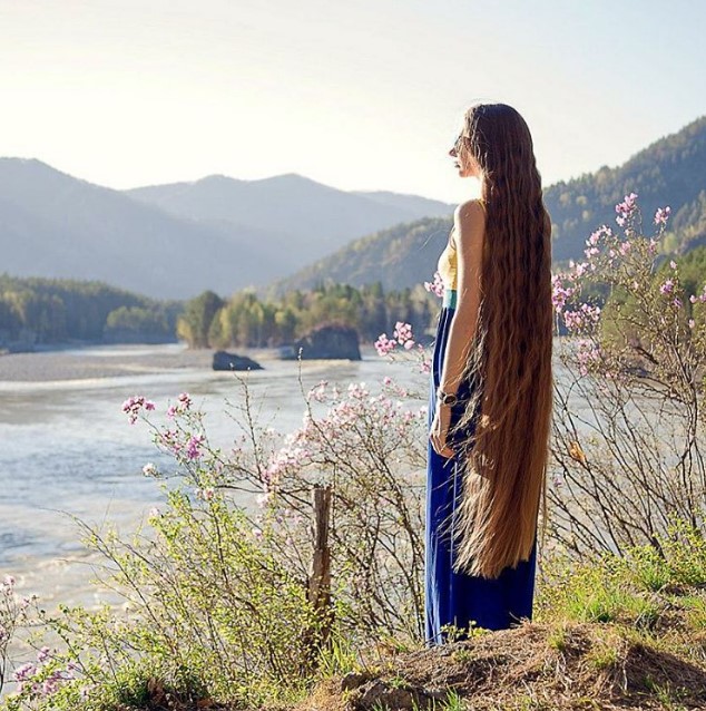 Русская Рапунцель отращивает свои роскошные волосы вот уже 13 лет