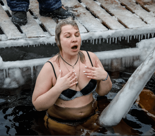 Почему на Руси девушки бежали на речку после первой брачной ночи