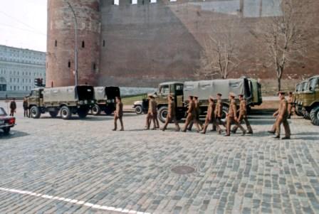 Теплые «ламповые» фотографии с автомобилями прошлого