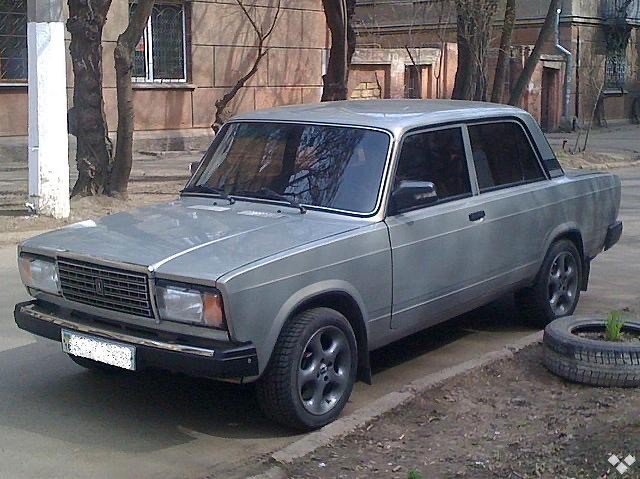 А какая была ваша первая тачка?