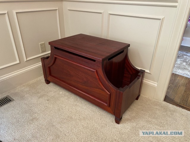 Сундучок-скамейка из Африканского падука