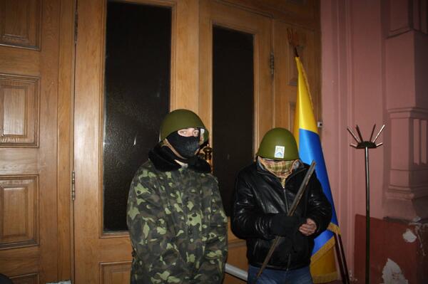 Украина штурмует верховную раду!