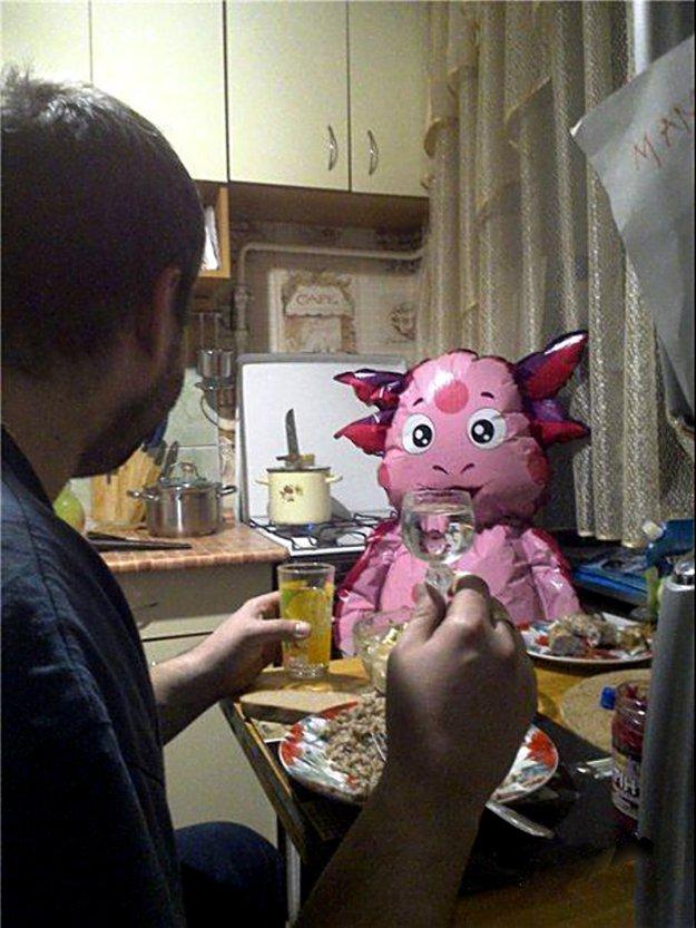 Веселые фотокарточки из крайне асоциальных сетей