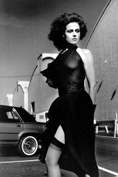 Чем занимается Сигурни Уивер, когда не мочит Чужих