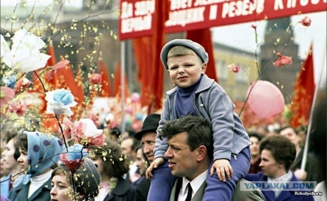Первомай ранешних времён. Небольшая подборка фотокарточек
