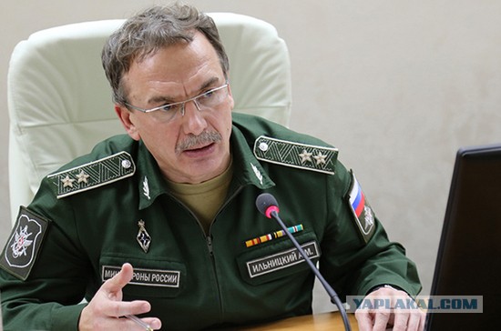 Маразм крепчал, сосуды гнулись, а крыша съехамши была
