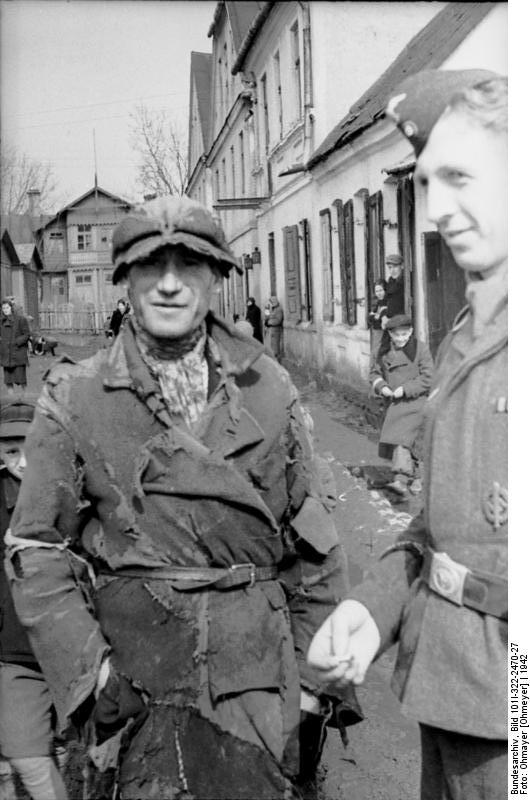 1942 год в 60 фотографиях