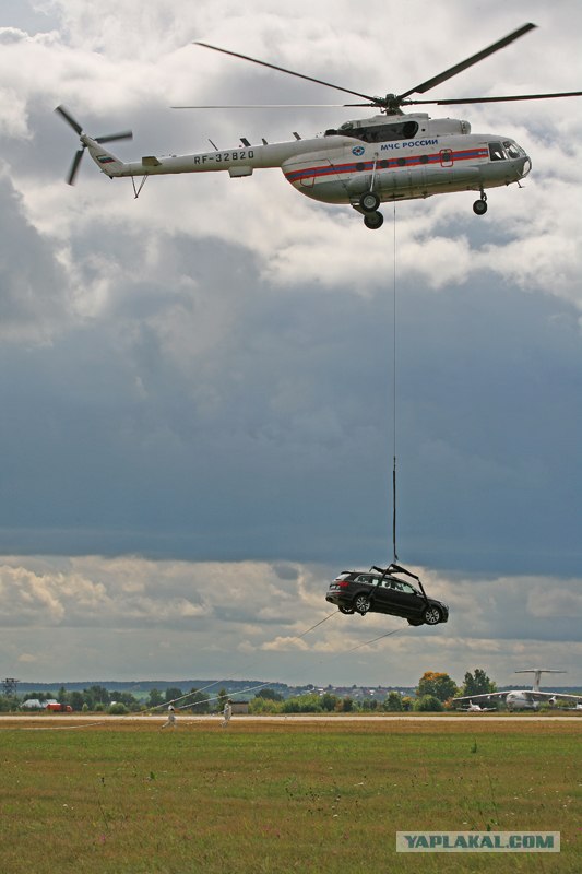 Летающе-толкающий Audi Q7 на МАКСе