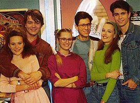 Забытые сериалы, которые мы с интересом смотрели в 90-х.