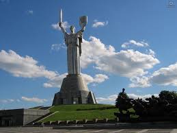 Советские монументы и уличные памятники