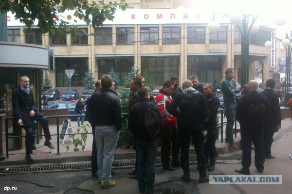 Чувак вступился за девушек в метро..