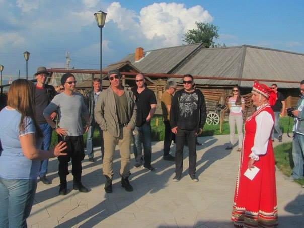 Солист Limp Bizkit выпил водки, пострелял из ружья