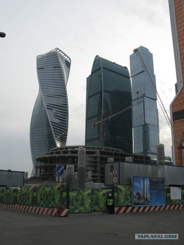 "Москва-Сити": город пустых небоскребов