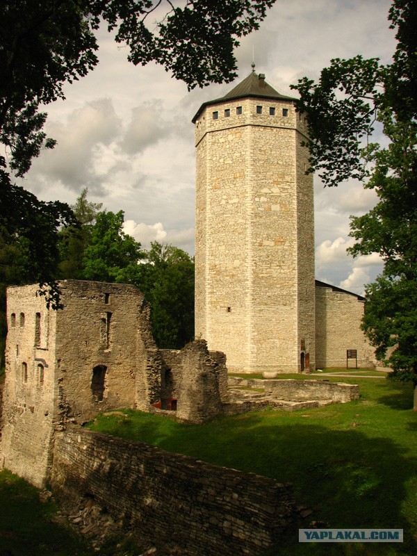 Замок Кастрохерис. Испания