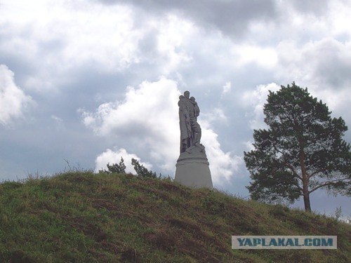 Памятники и здания. Двойники.