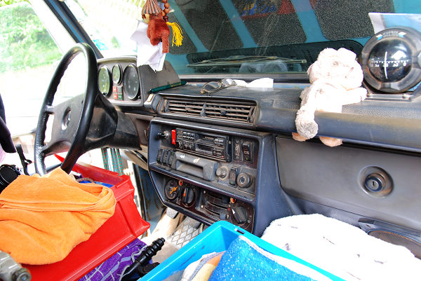 Путешествовал на внедорожнике Mercedes 23 года