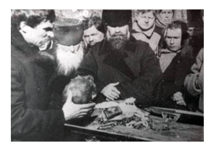 Кампания 1918 –1920 годов по вскрытию мощей стала разоблачением церковной лжи, клевета Церкви на советскую власть