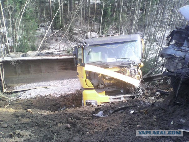 Водитель Jeep устроил массовое ДТП