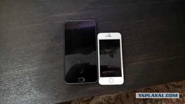 Красивый тонкий iPhone и толстый уродский Android
