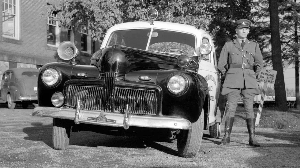 Полицейский автомобиль сша 1990. Смотреть фото Полицейский автомобиль сша 1990. Смотреть картинку Полицейский автомобиль сша 1990. Картинка про Полицейский автомобиль сша 1990. Фото Полицейский автомобиль сша 1990