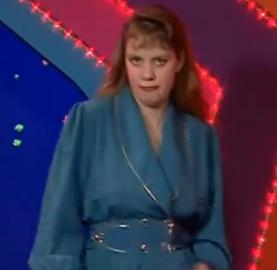 Девочка в голубом, Фееричное выступление