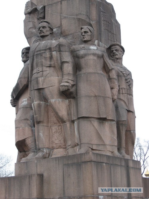 Какие прозвища дают памятникам в России