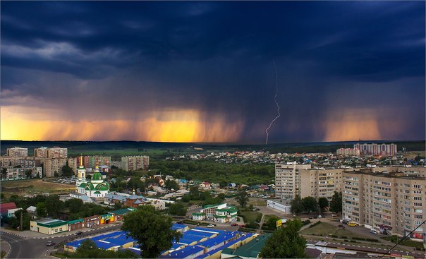 Перед грозой в поле