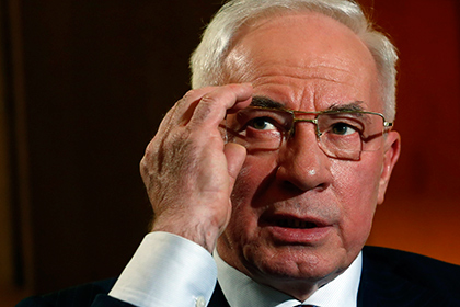 Премьер-министр Украины Азаров подал в отставку