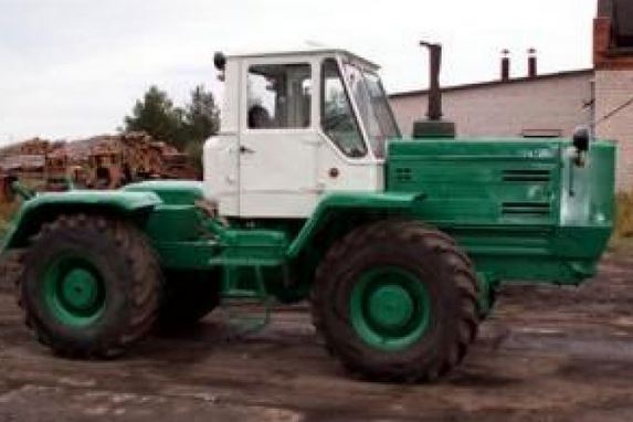Кировец K700 против Claas Xerion TRAC